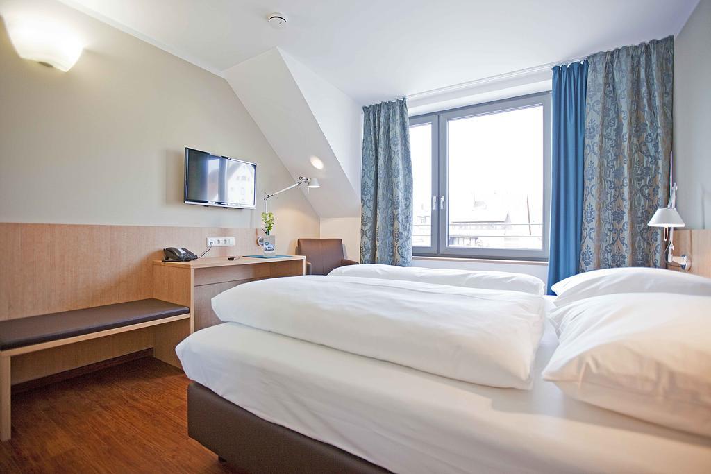 Sebcity Hotel Ellwangen Room photo